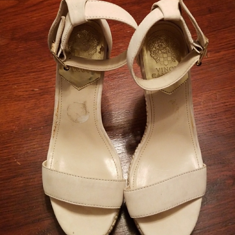 Vince  camuto